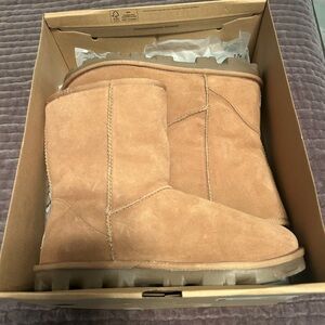 UGG Chestnut Essential Short Boots